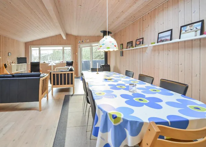 Amazing In With Kitchen Holiday home